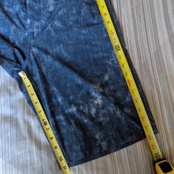 Volcom Hybrid shorts - Picture 2 of 5